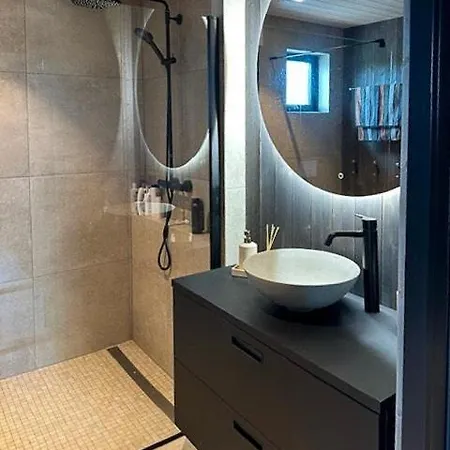 Modern With Archipelago Views *