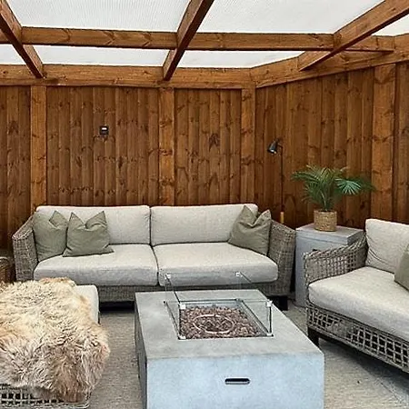 Modern With Archipelago Views *