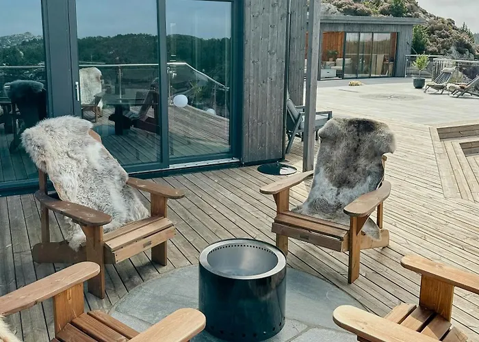 Modern With Archipelago Views *