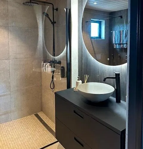 Modern With Archipelago Views *