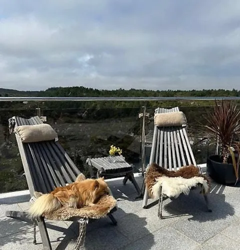 Modern With Archipelago Views * Bremnes