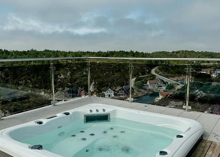 Modern With Archipelago Views * Bremnes