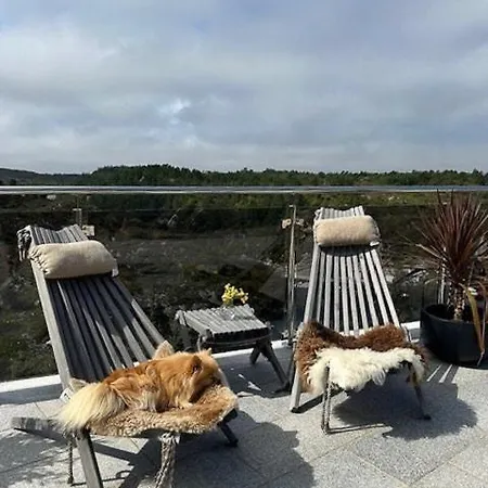 Modern With Archipelago Views * Bremnes